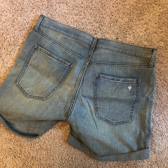 banana republic roll up denim shorts - Picture 2 of 3